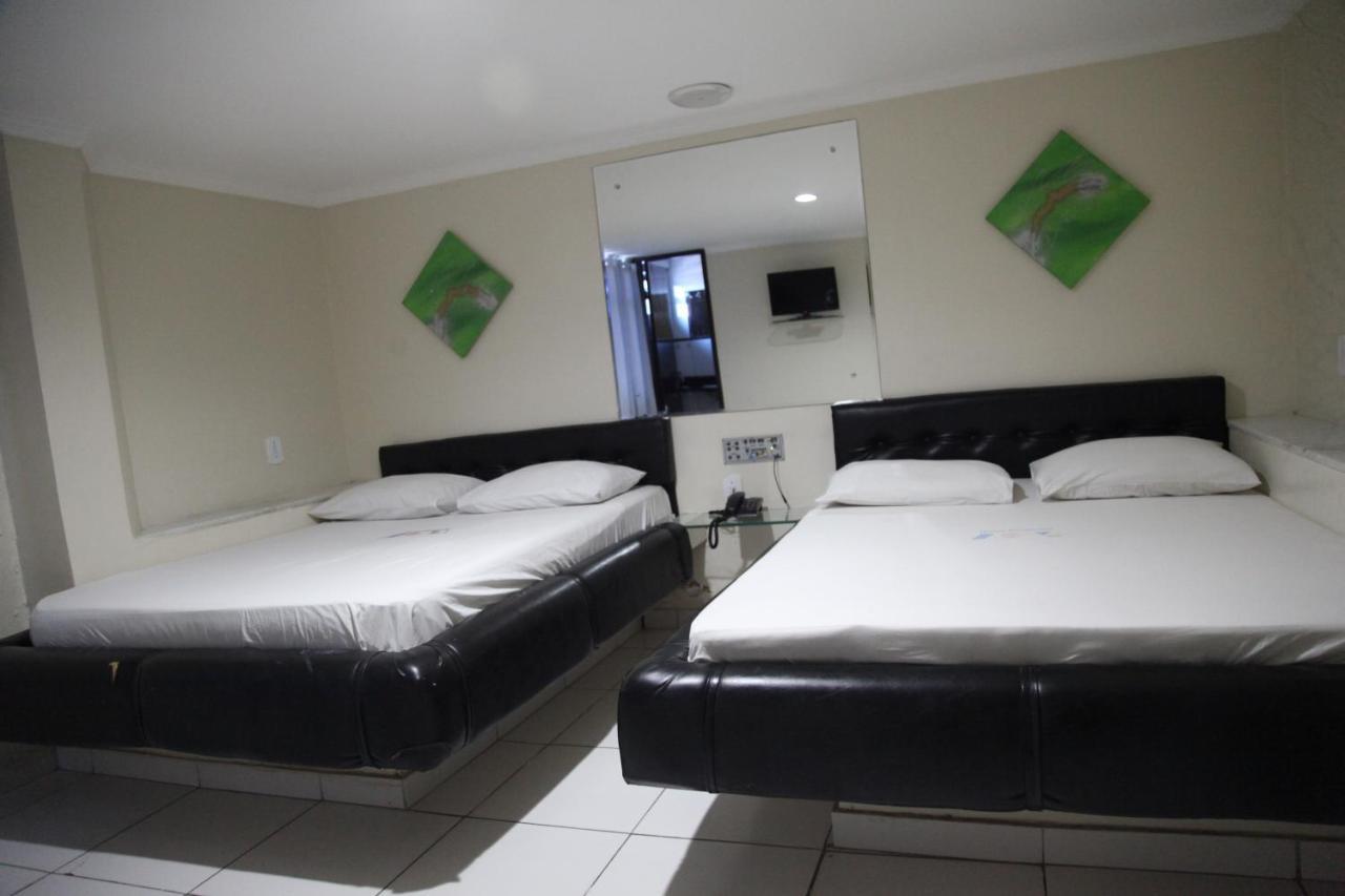 Hotel Piramide Rodoviaria ซัลวาดอร์ ภายนอก รูปภาพ
